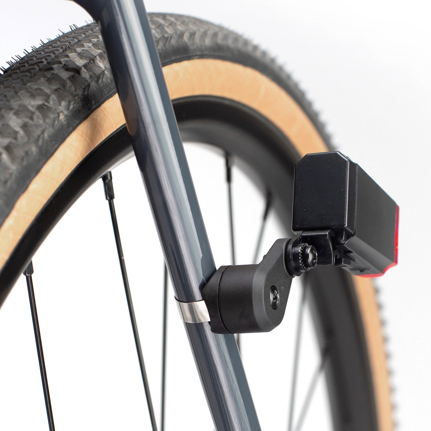 Fixation éclairage sur hauban