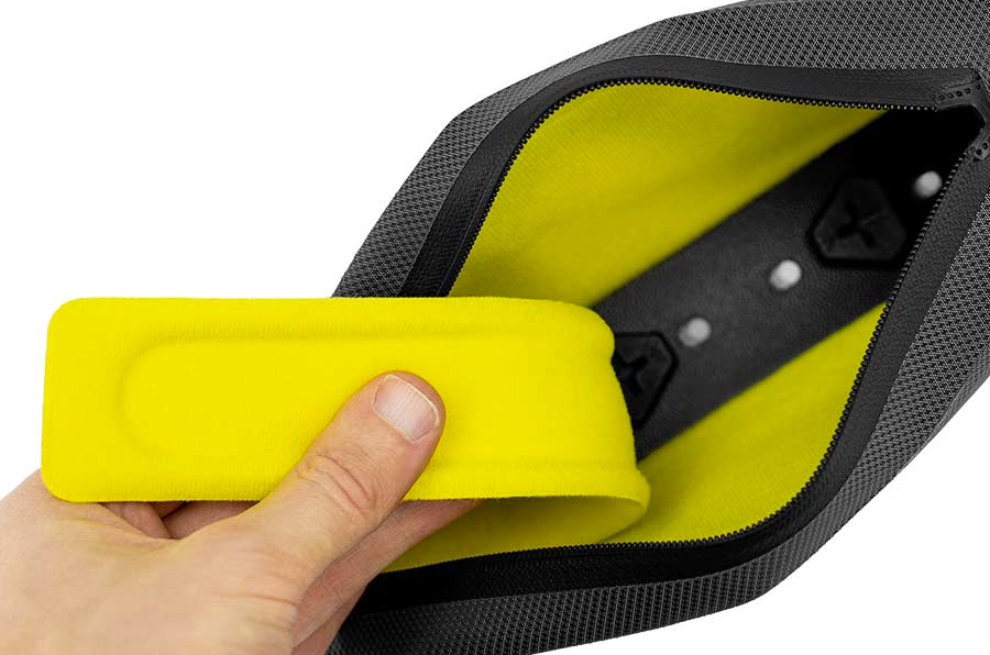 Apidura expedition bolt-on top tube pack
