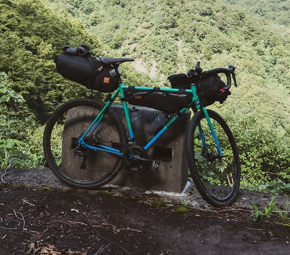 Sacoches bikepacking RESTRAP : le choix du cousu-main – Bikepackeur